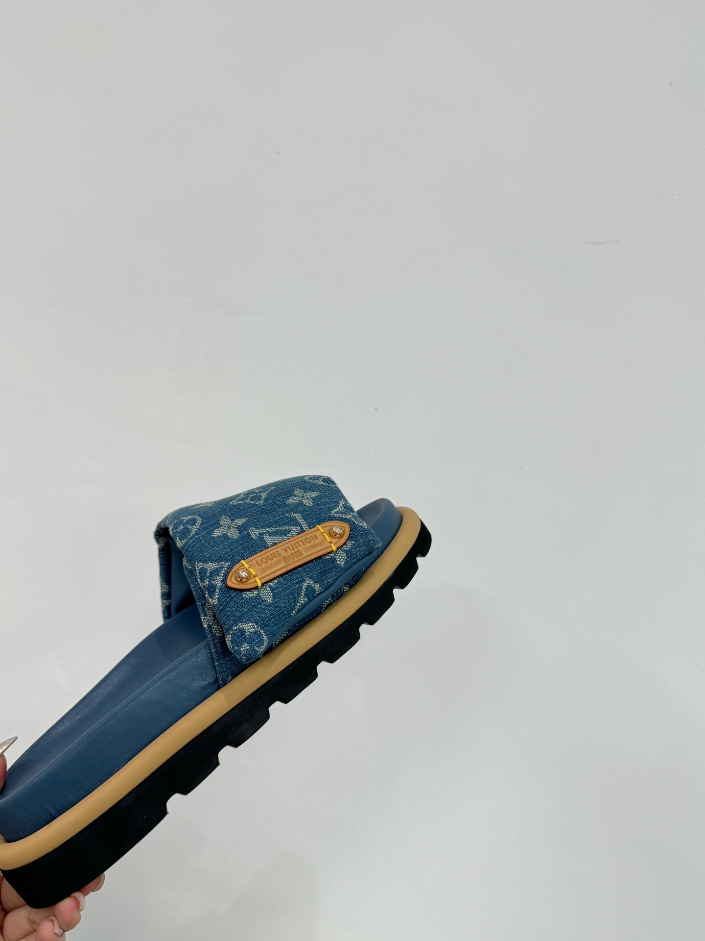 img_67ea24024bf74.jpg